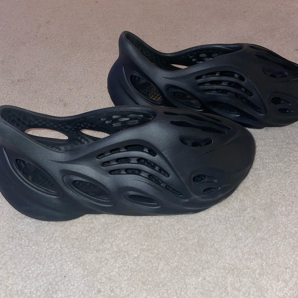 BLACK COMFY SHOES